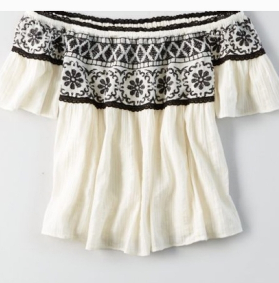 AMERICAN EAGLE Boho Chic cotton embroidered swing top. Ivory/black. Size Medium - Picture 2 of 12